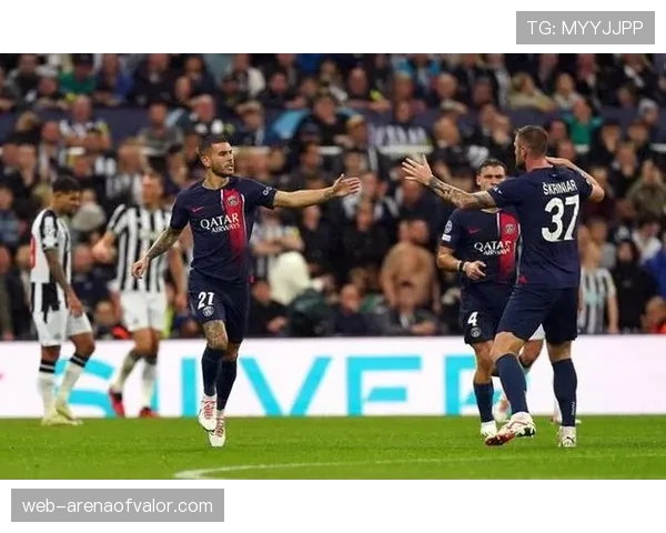 欧足联要求站席安装连续金属护栏，多特改造成本达五位数